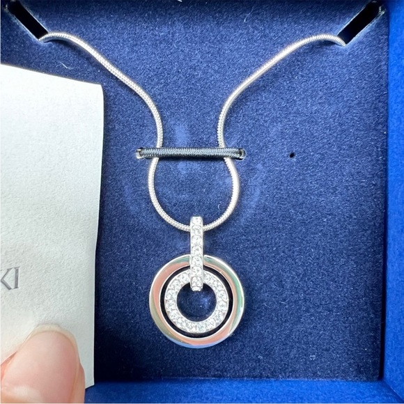 Brand New Swarovski Necklace - Picture 2 of 2